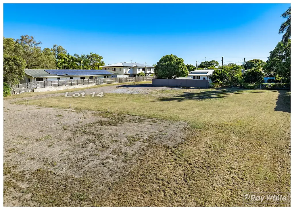 Berserker WOULD YOU LIKE 1846m2 BACKING ONTO FRENCHMANS CREEK?