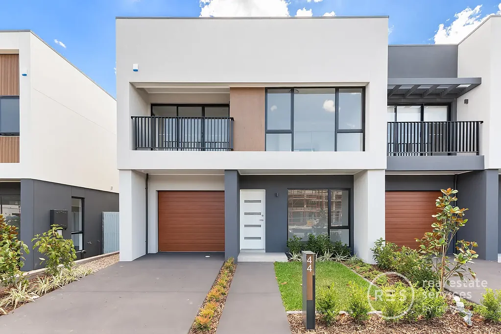 Modern 4-Bedroom Family Home in Georges Cove by Mirvac