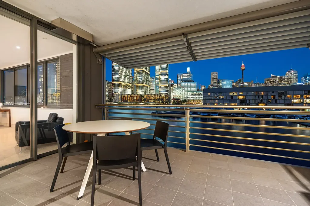 Pyrmont 3房 海港视野绝佳 Miele电器齐全 主卧望城市 现代设计明亮 交通便捷公园近 The Ultimate Harbourfront Hideaway