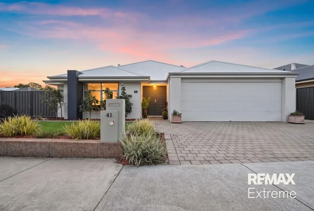 Banksia Grove 4બેડરૂમ SIMPLY STUNNING!