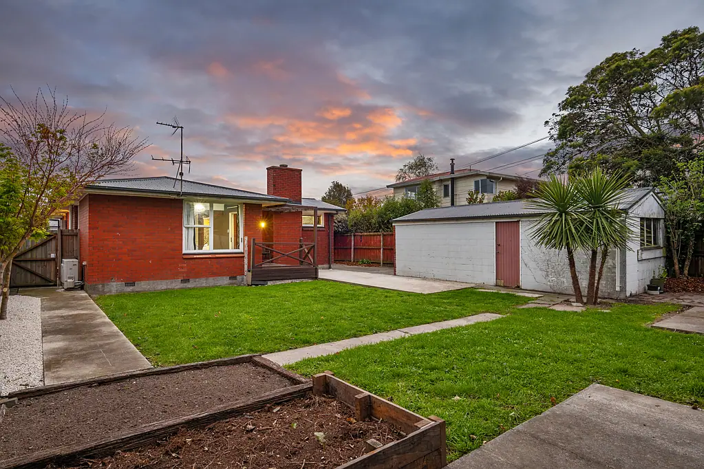 Woolston 3침실 Sunny & Spacious - Perfect First Home or Rental