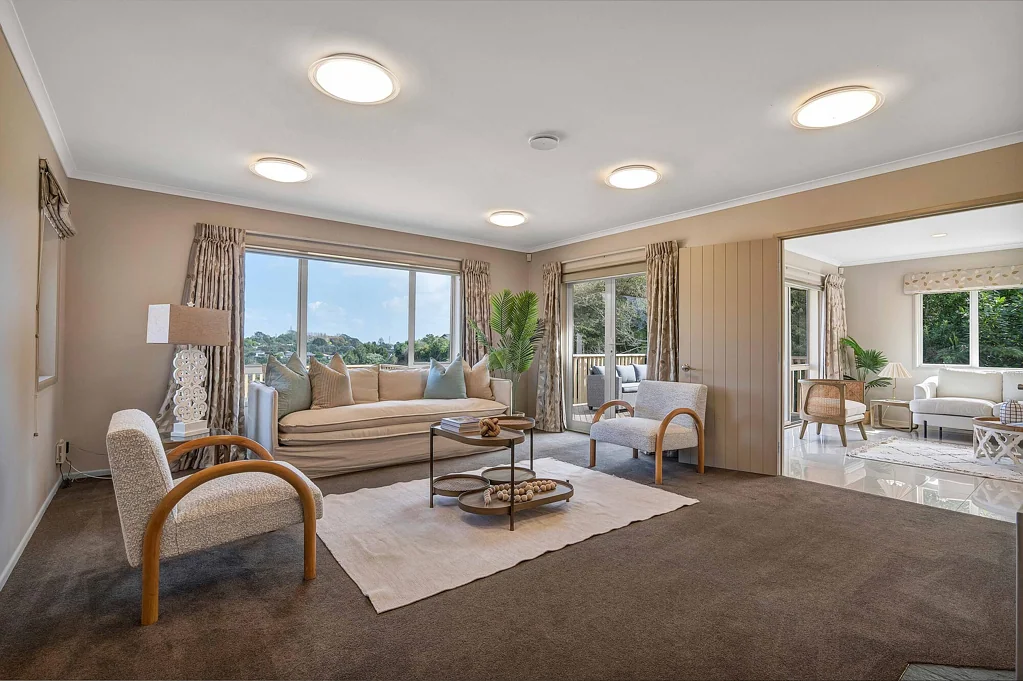 Highlands Park 4 Bedroom generous living, exceptional decking