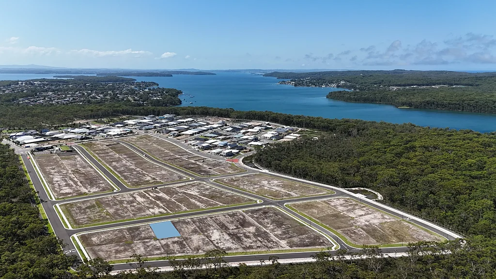 Crangan Bay Level building lot, ready to go!