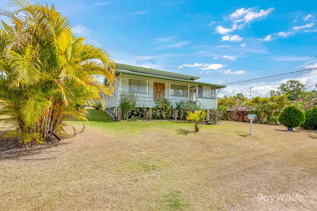 Gin Gin 4બેડરૂમ "Spacious Family Home on Half an Acre - Right on the Edge of Town"