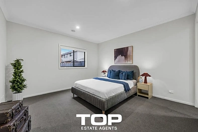 44 Thicket Loop, Clyde North, VIC 3978, 4房, 2浴, House