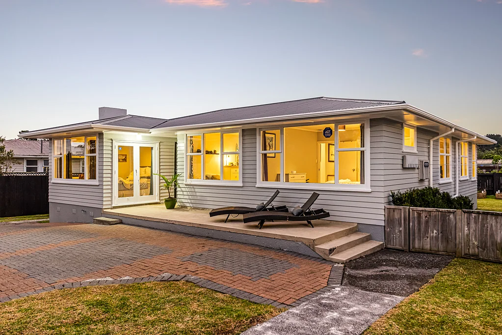 17 Melba Street, Beach Haven, North Shore City, Auckland