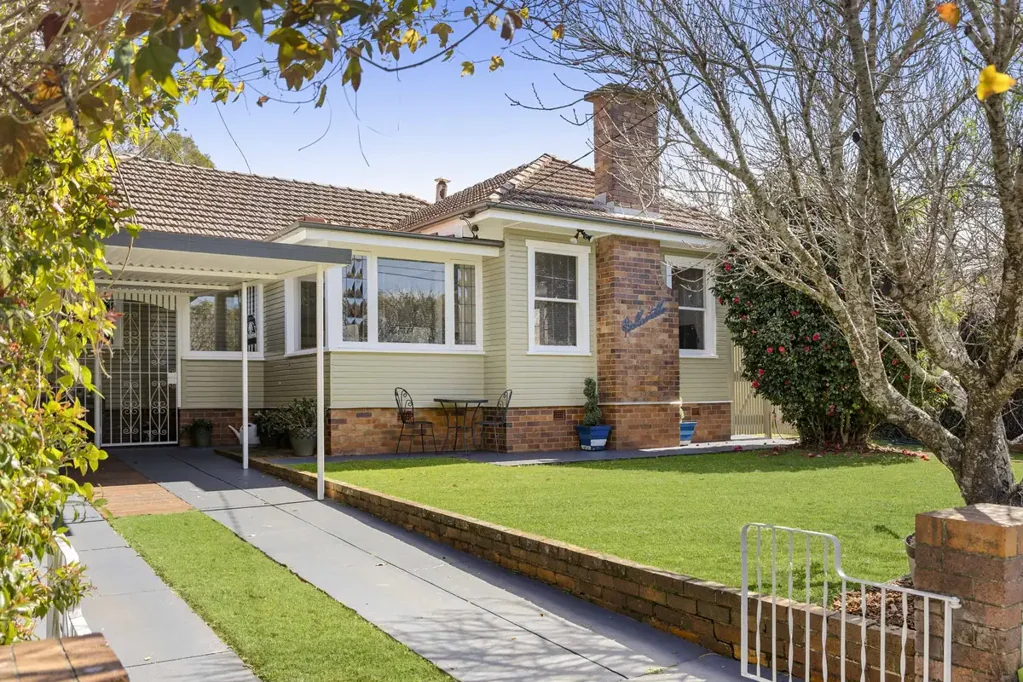 Newtown 3Habitaciones Character and Charm, You'll Love Living Here!