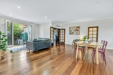 1/8 Collins Street, Mentone, VIC 3194, 3 slaapkamers, 2 badkamers, Townhouse