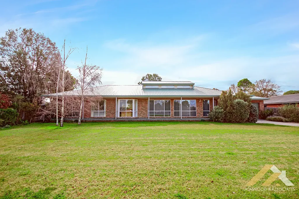 Wy Yung 3 Bedroom QUALITY BUILT HOME WITH THOUGHTFUL DESIGN