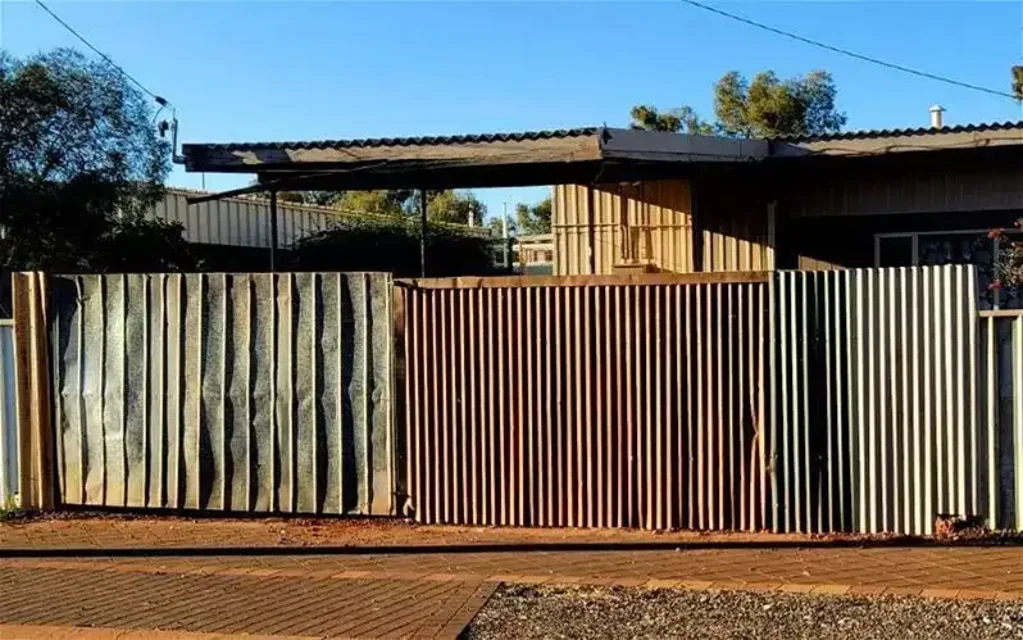 Duplex/Semi house rental available now! 44A Augusta Street, Laverton, WA 6440