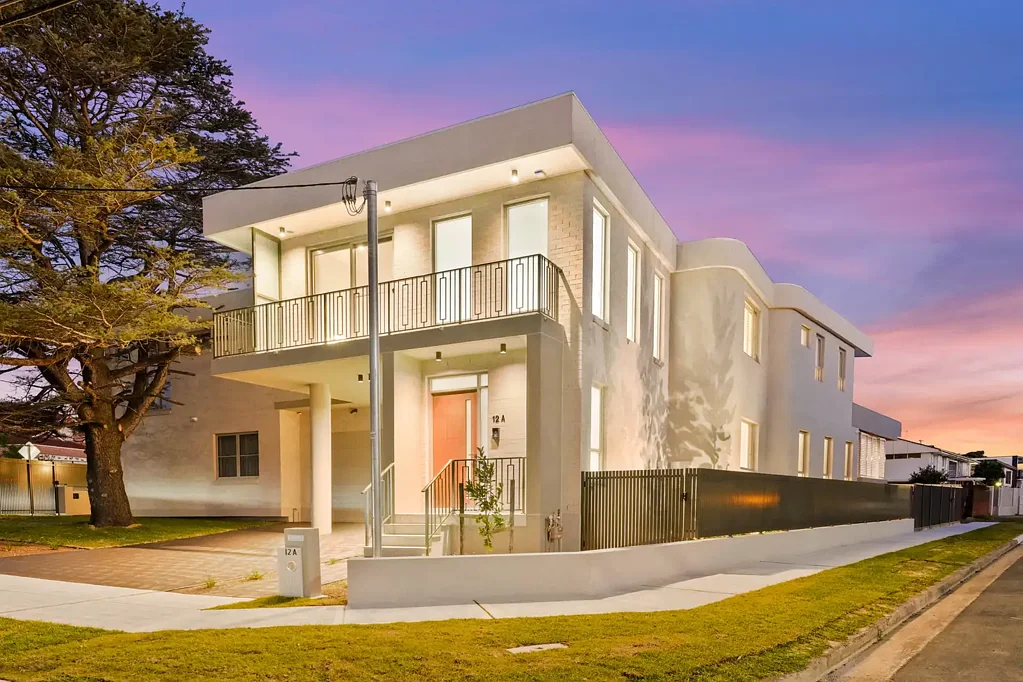 Concord 5બેડરૂમ BRAND NEW 5 BEDROOM DUPLEX IN CENTRAL CONCORD LOCATION