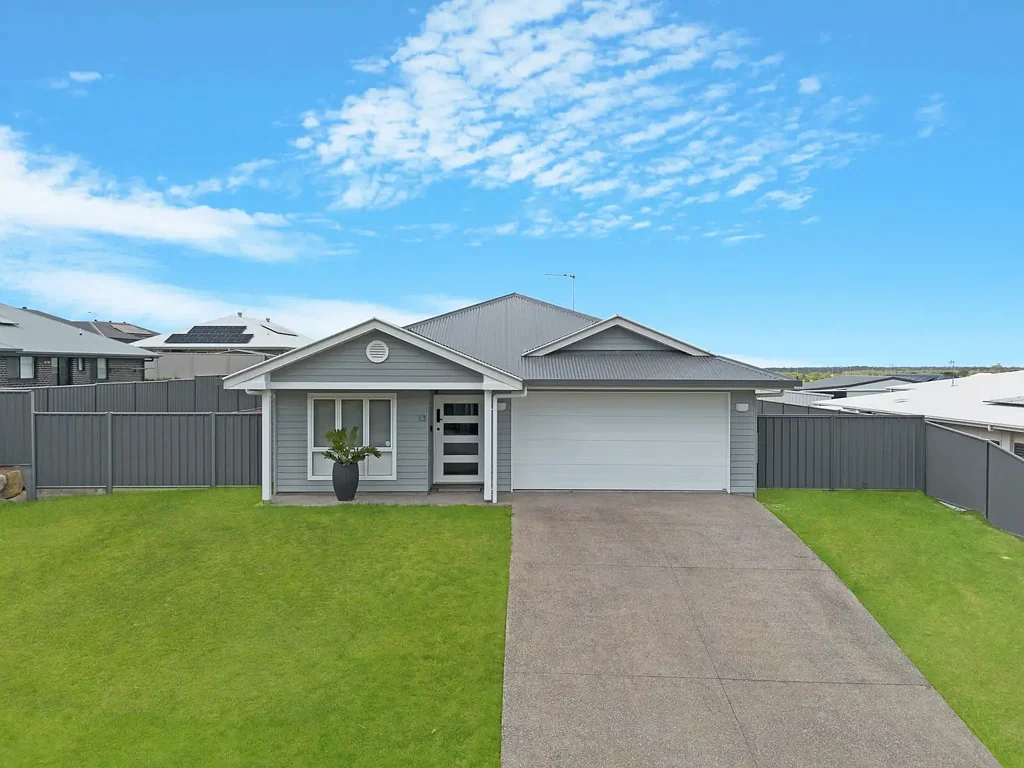 Nikenbah 4房  Exceptional Family Living in a Prime Location