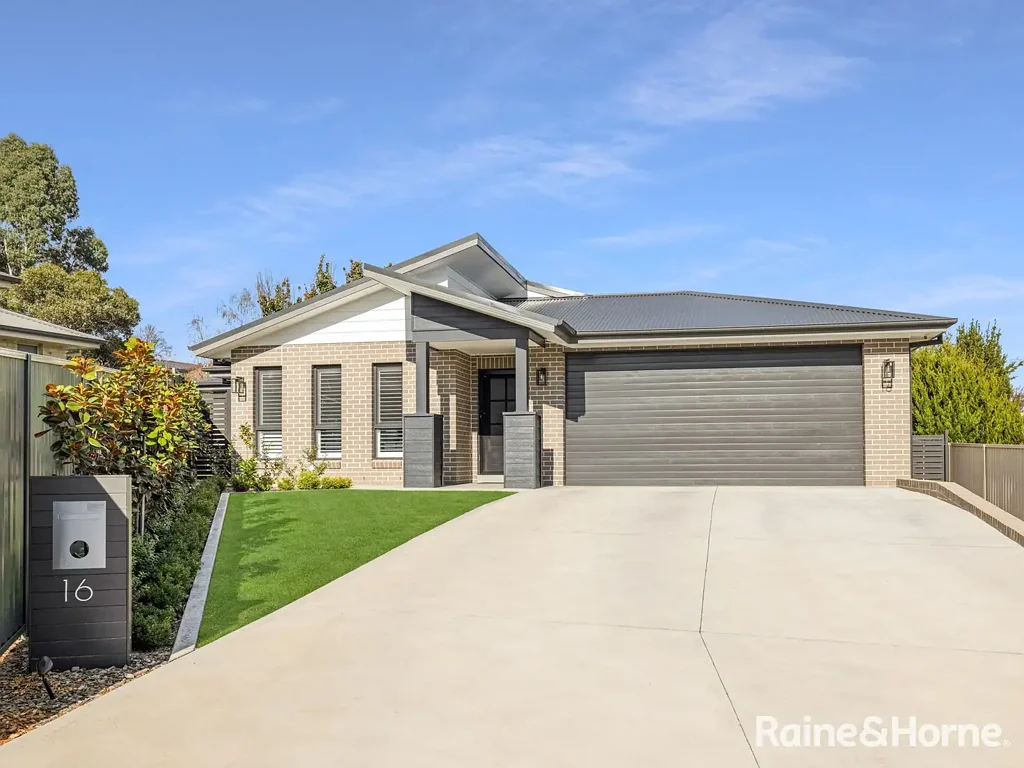 16 Hassall Grove, Kelso, NSW 2795