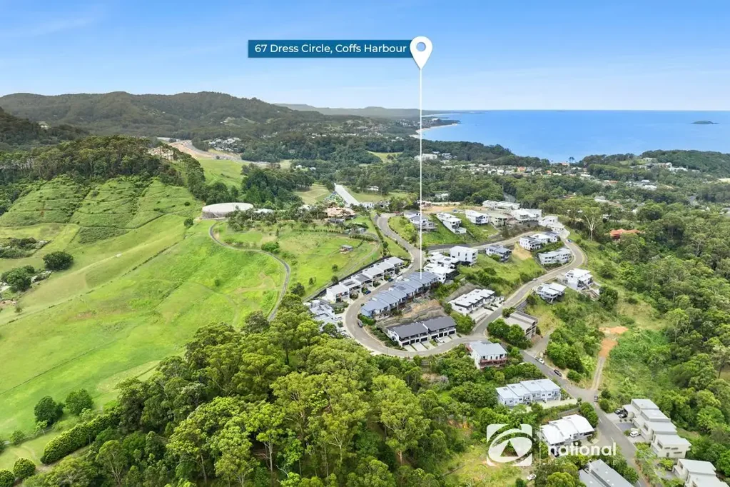 Coffs Harbour 3ਬੈੱਡਰੂਮ Cleverly designed and breathtaking views - at a great price!