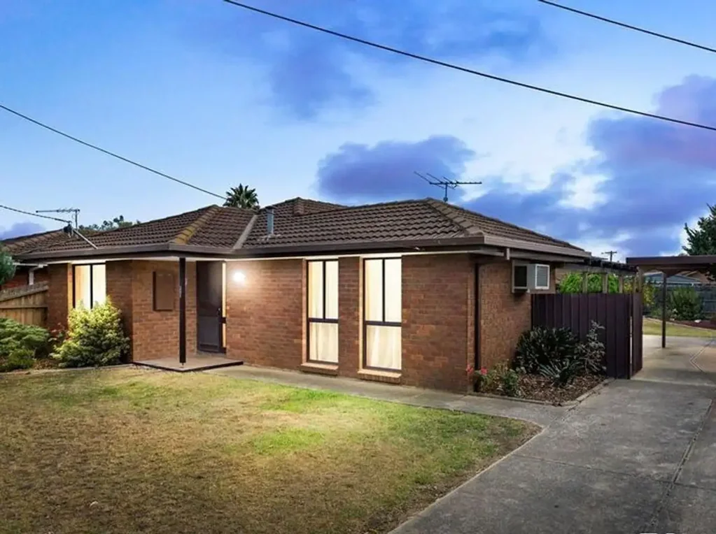 Werribee 3部屋 PLANS AND PERMITS APPROVED FOR 2ND DWELLING