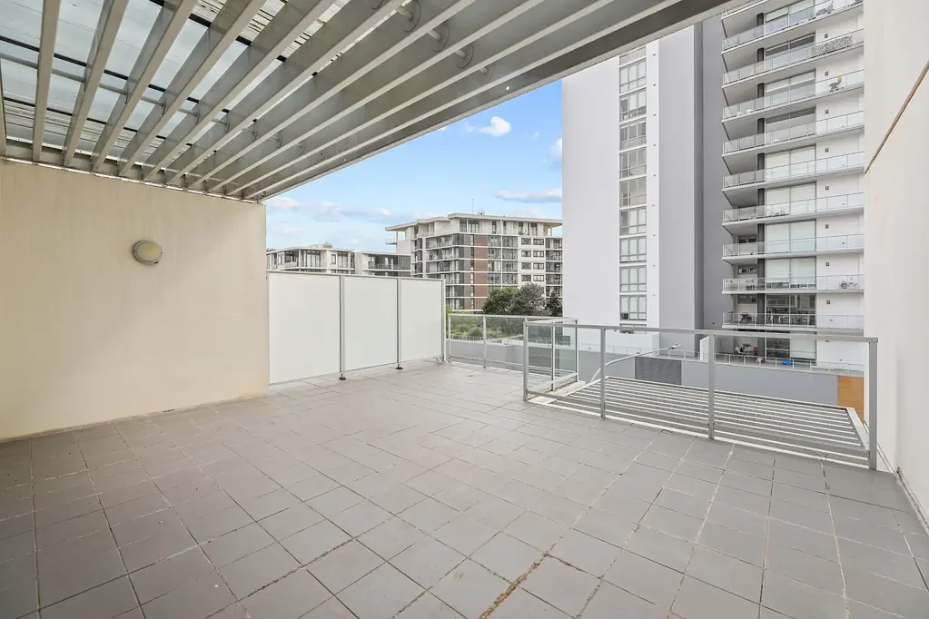Rhodes 3ห้องนอน Space, light and lifestyle in a dual-level apartment