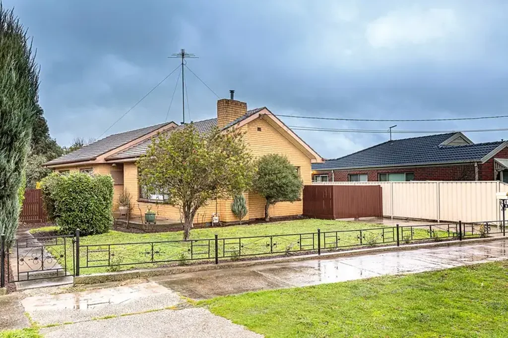 Comfortable Family Living in a Convenient Location