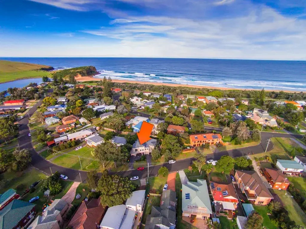 Modern Coastal Living - Freshly Renovated Townhouse