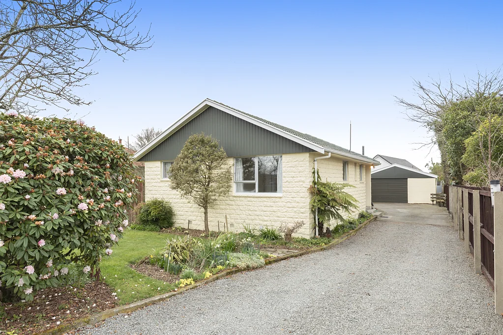 Rolleston 3 Bedroom Superb starter warm & welcoming