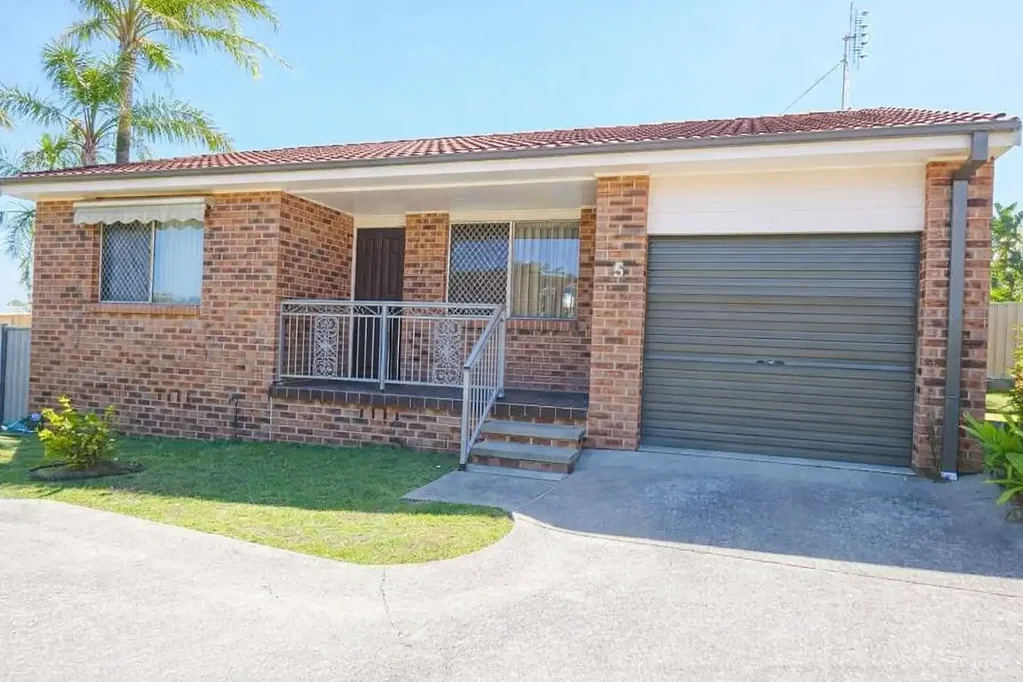 NEAT AND TIDY 2 BEDROOM UNIT