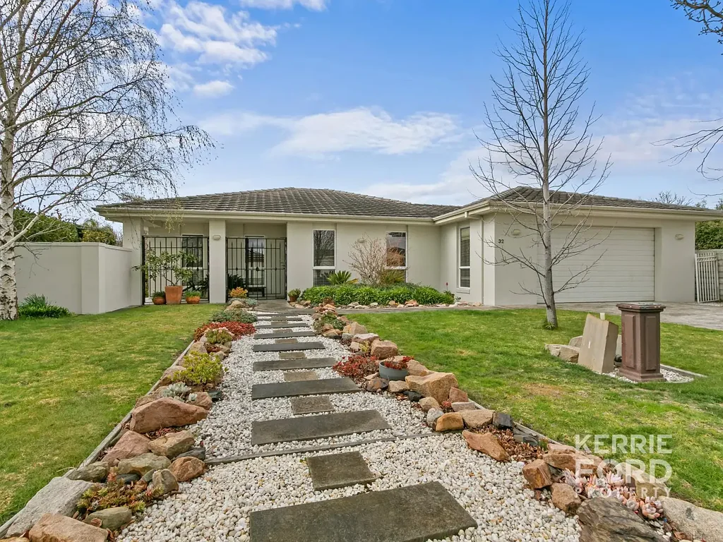 Traralgon 4 Slaapkamer Family Living - Franklin Park Estate