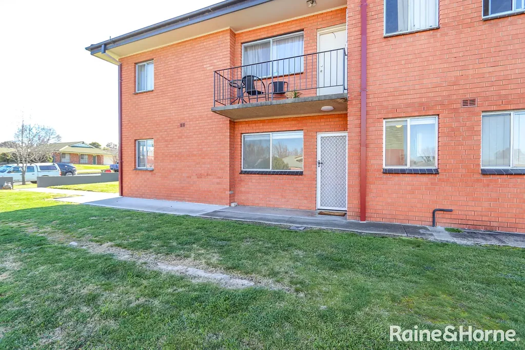 Renovated three bedroom unit available NOW!!!!