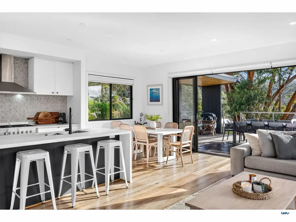 Lorne 5Kwarto Sophisticated Five-Bedroom Coastal Haven Overlooking the Bay & Lorne Pier