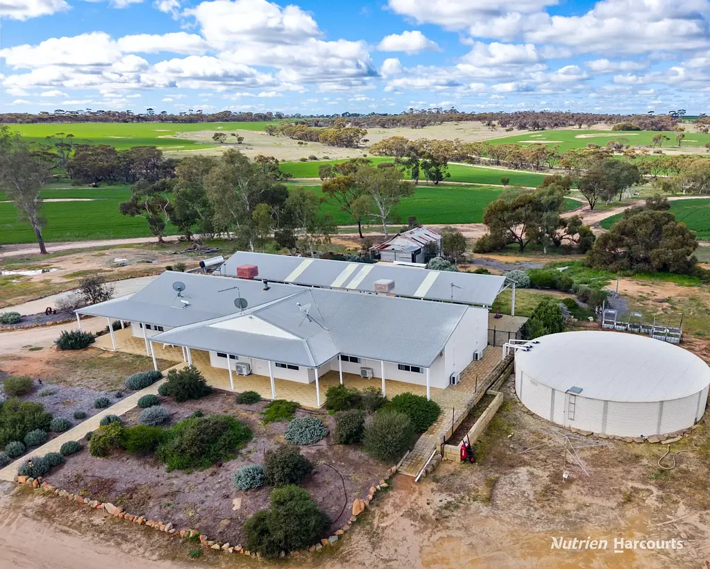 Korrelocking 4 Slaapkamer MODERN WHEATBELT COUNTRY LIVING - BEAUTIFULLY PRESENTED FAMILY HOME ON 100 ACRES