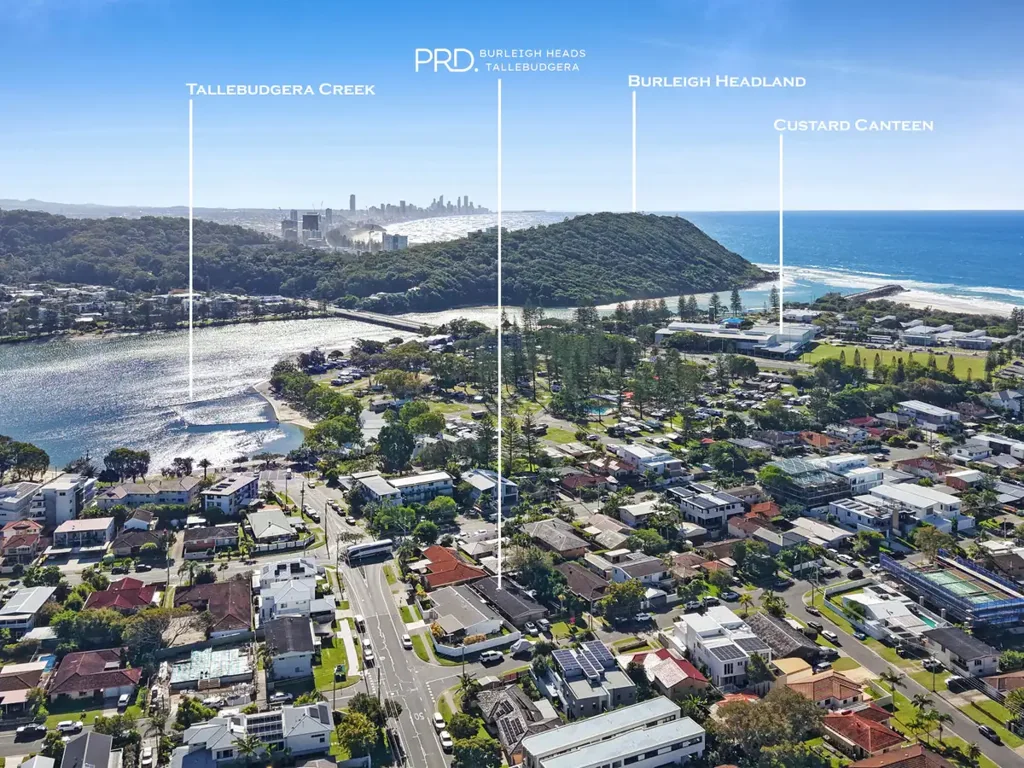 Palm Beach 2Phòng ngủ Private Tropical Rear Duplex Retreat Just Steps from Tallebudgera Creek – with pool!