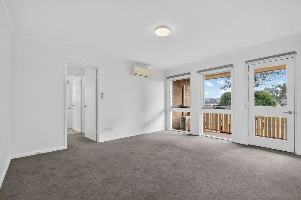 Freshly Renovated 2-Bedroom Unit in a Convenient North Albury Location