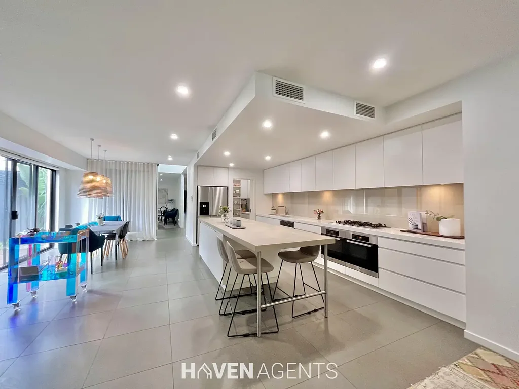 FURNISHED TOWNHOUSE I HAVEN AGENTS