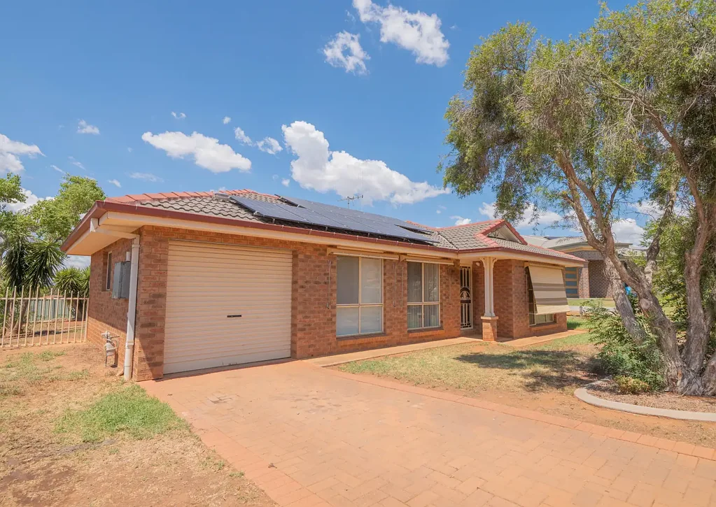 9 Alder Avenue, Parkes, NSW 2870