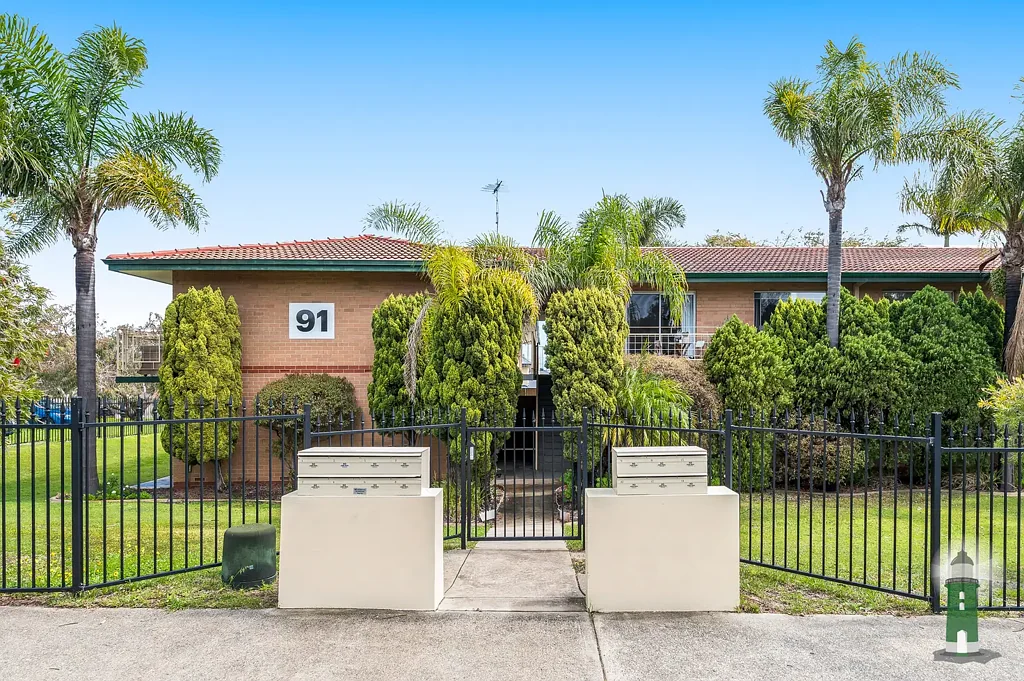 Fremantle 1 Slaapkamer RENOVATED STUNNER CLOSE TO EVERYTHING IN SECURE COMPLEX