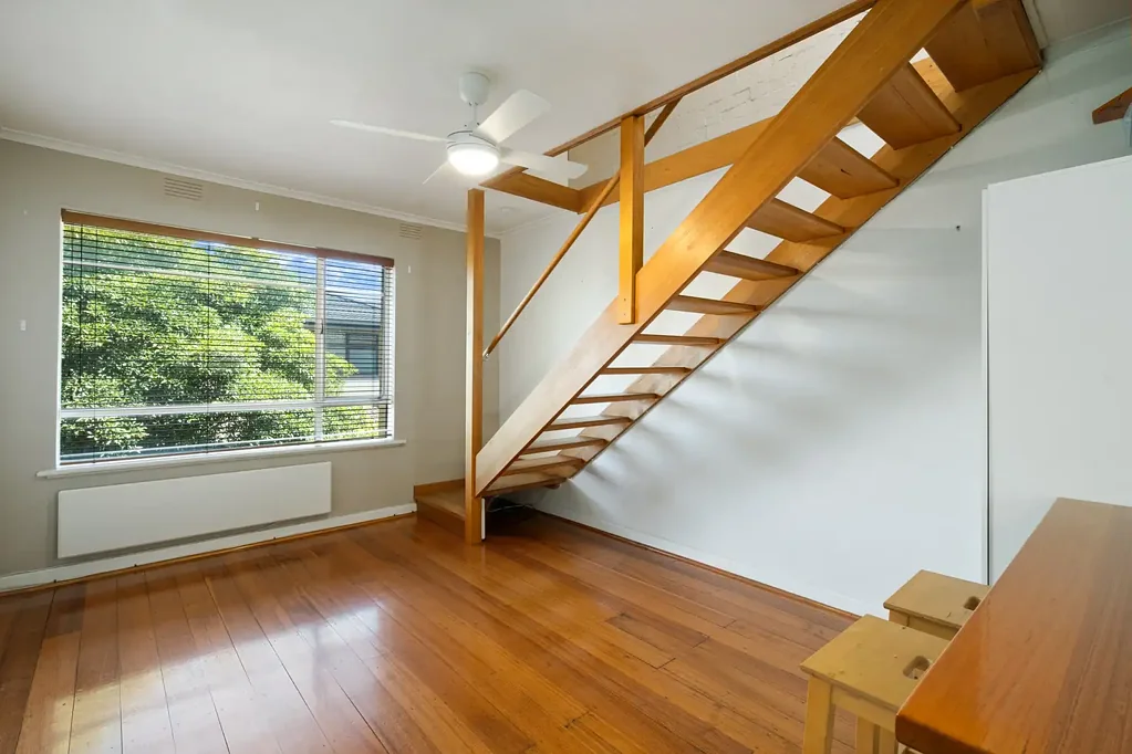 Great location & lifestyle! Plenty of storage cupboards!