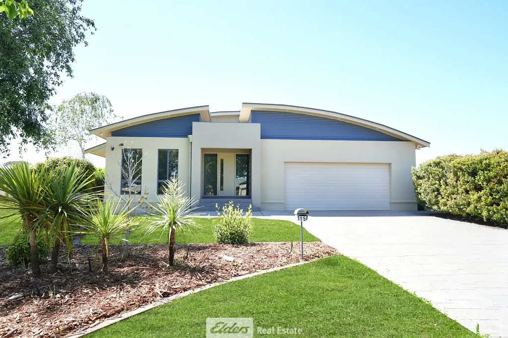 Griffith 5ਬੈੱਡਰੂਮ Spacious home with Brilliant 'work from home' potential!