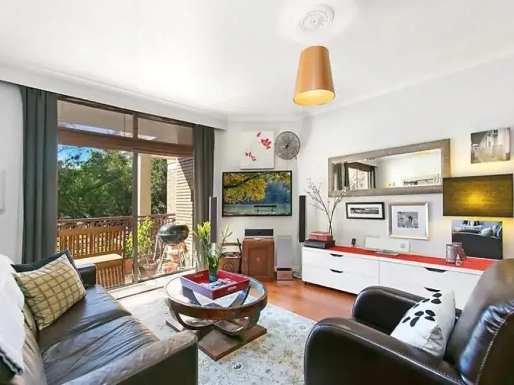 Three Bedroom Apartment with One Carspace - Unfurnished