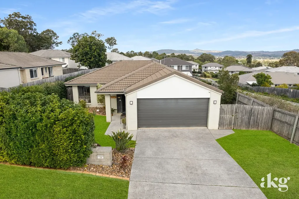 Beaudesert 4房 Banksia Greens山景 4卧单层 无台阶 画廊厨房 双车库 篝火区 高地壮景 A View & Easy Living - 4 Bedroom Family Home