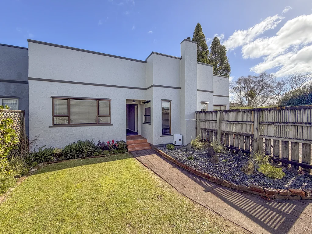 Te Awamutu 2Kwarto Art Deco Opportunity - All Offers Considered