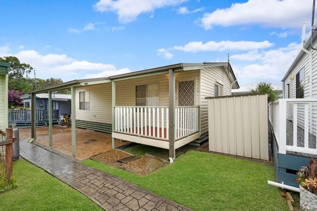 Lake Munmorah 2Habitaciones FRESHLY UPDATED 2 BEDROOM HOME IN LAKESIDE LEISURE VILLAGE!