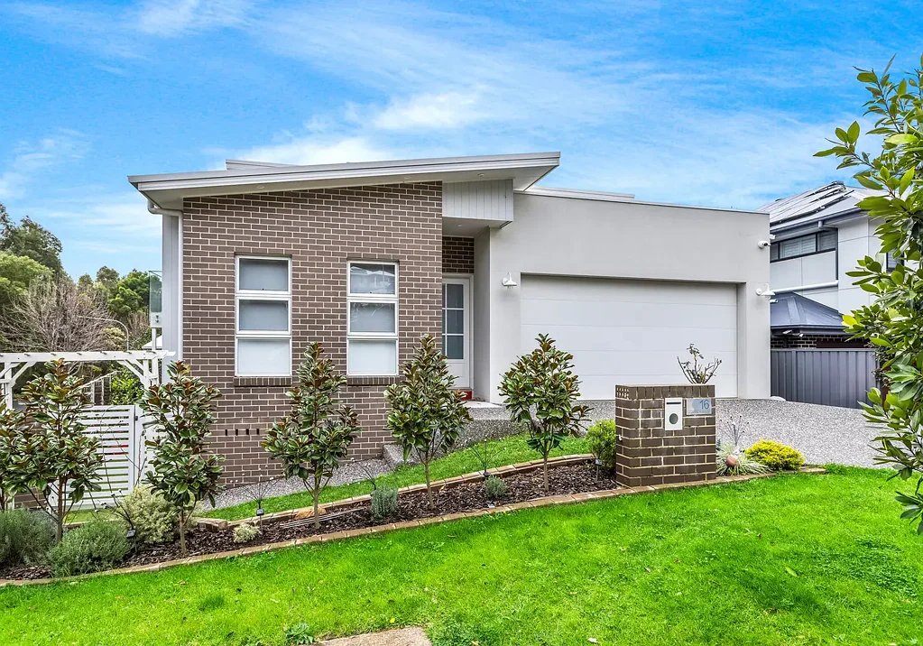 Albion Park 3 Bedroom Split Level Bliss