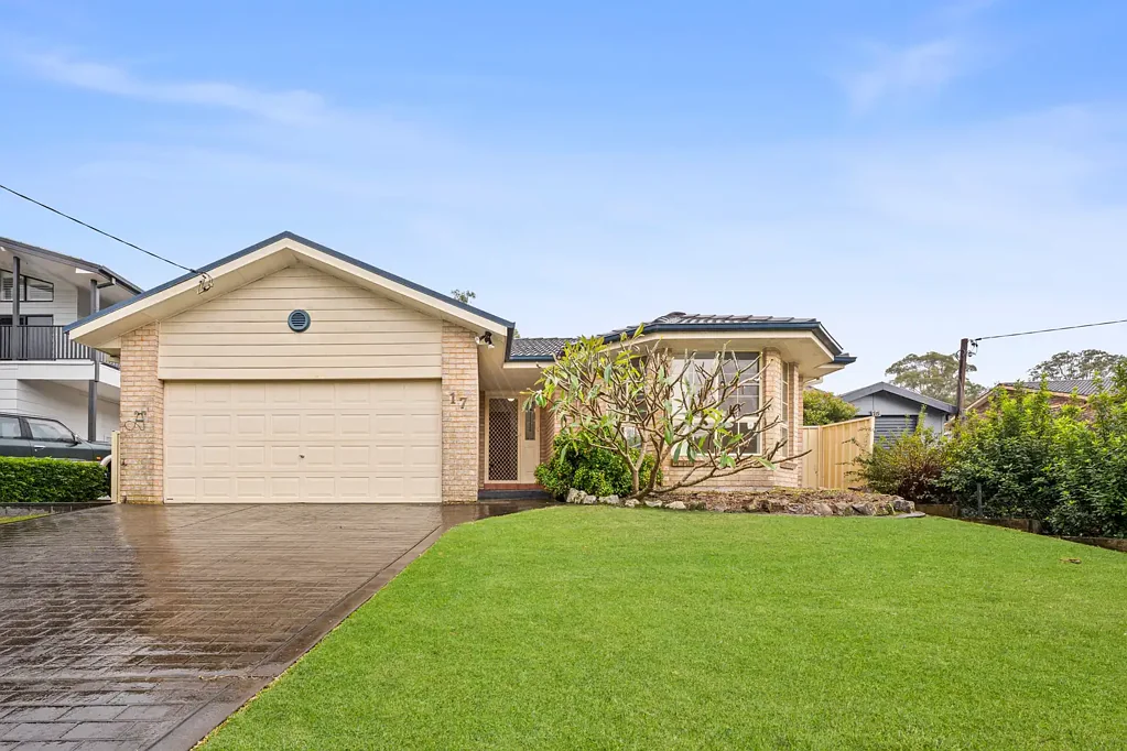 Spacious Family Living Just Moments from Lake Macquarie