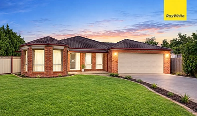 Melton West 4कमरा Spacious Family Living with Drive Through Access!