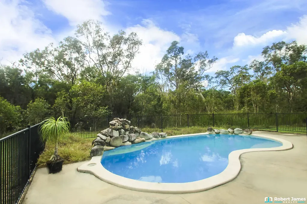 Cooroibah 5ห้องนอน Renovators Dream- Dual Living- Over 6 Acres