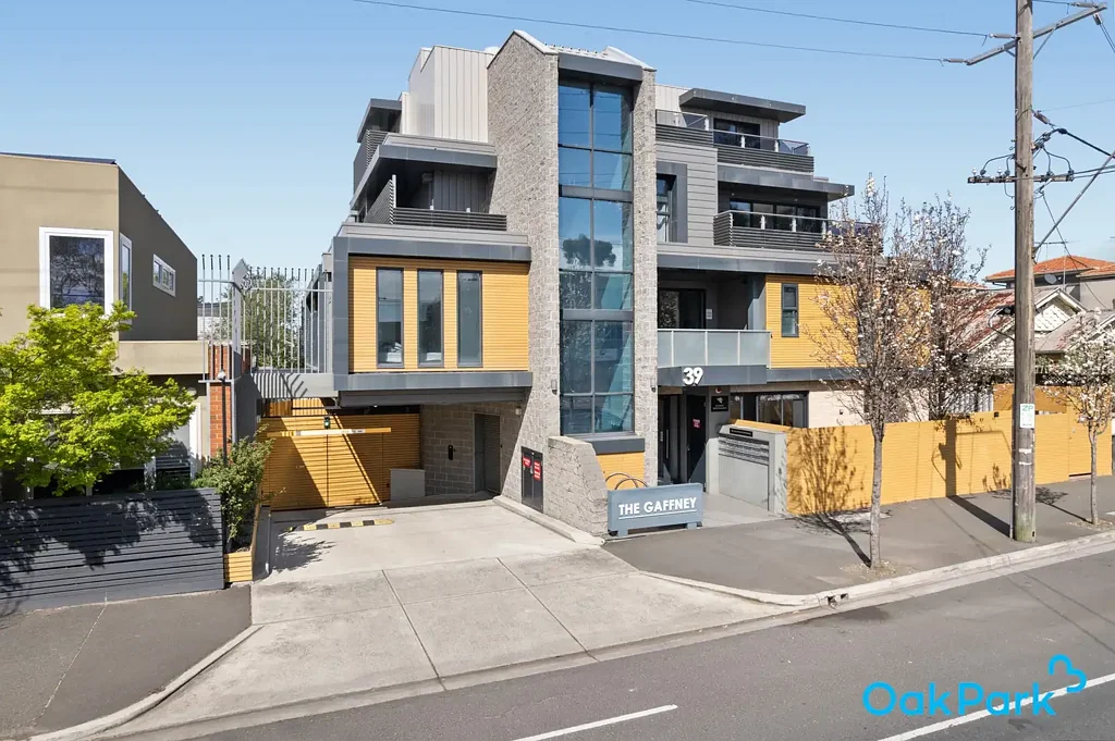 Coburg 2ਬੈੱਡਰੂਮ 'Boutique Security and Unbeatable Convenience' - Private Sale By Negotiation