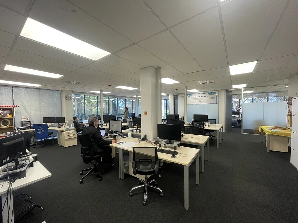 Penrose Well-located office with fitout & parking