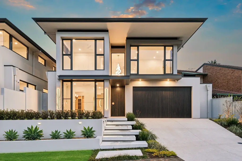 12 Sir John Marks Drive, West Lakes, SA 5021
