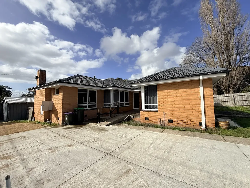 Fully Renovated Family Home | Spacious 5 Bedrooms | 3 Bathrooms | 3 Car Spaces