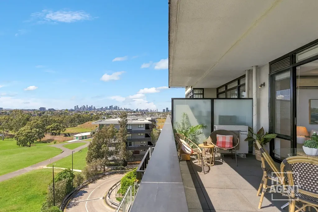 Maribyrnong 2房 Maribyrnong 河和墨尔本城市天际线的壮丽景色！ Spectacular views of Maribyrnong River and Melbourne city skyline!