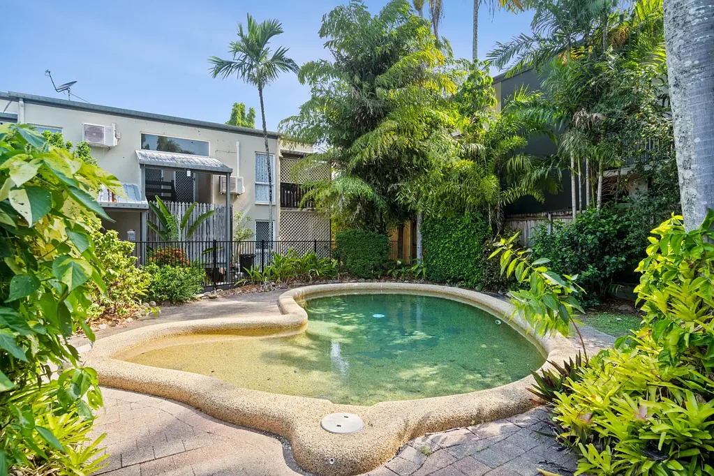 Earlville 2chambre Freshly Updated Unit in a Quiet, Boutique Complex