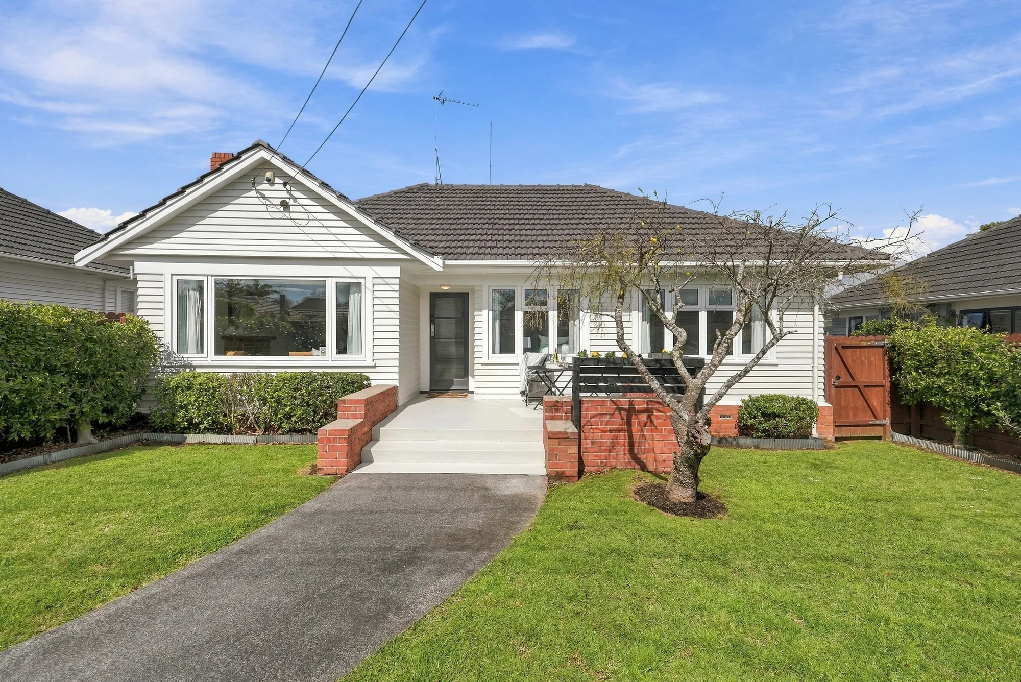 Ellerslie 3ਬੈੱਡਰੂਮ A Home with a Heart in Ellerslie!
